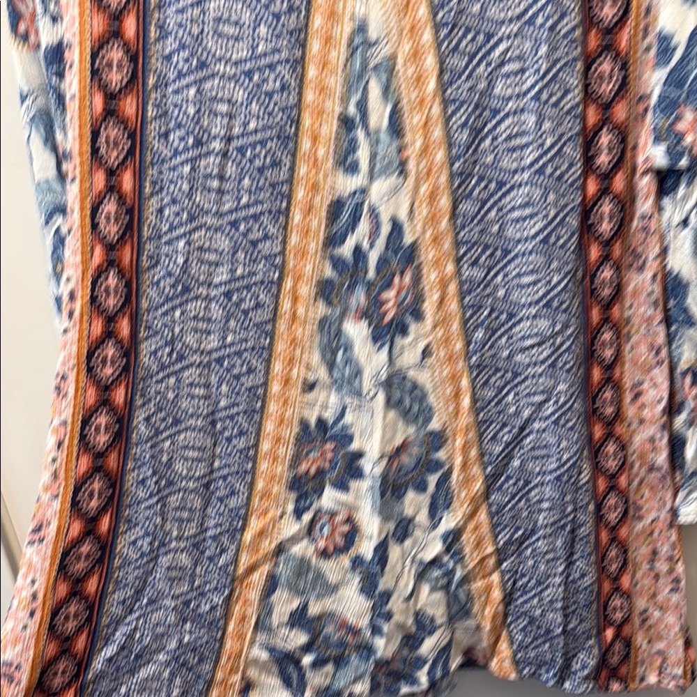 New Directions Blue and White Graphic Tunic 3/4 Sleeves - Picture 6 of 7